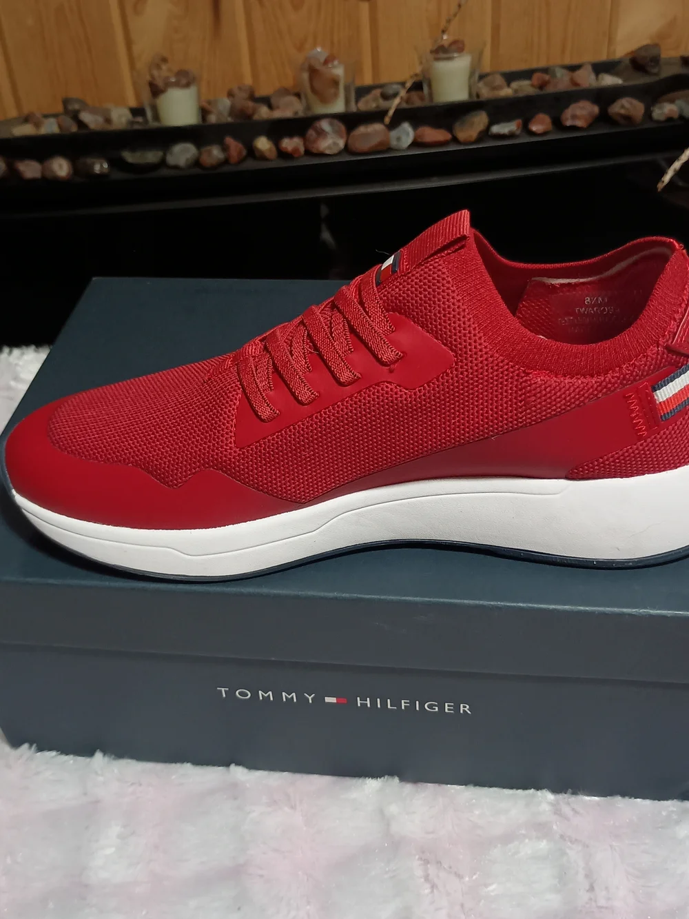NIB Tommy Hilfiger Red Knit Low-Top Sneakers with White Sole and Flag Detail 8.5